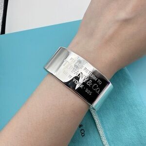 Tiffany & Co. New rtt wide cuff sterling silver (size large)